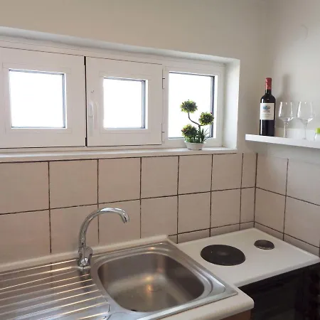 Апартаменти Castle & Sea View *